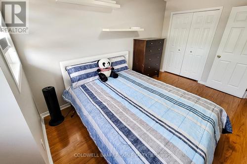 112 Meadow Wood Crescent, Hamilton, ON - Indoor Photo Showing Bedroom