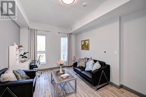 301 - 77 Leland Street W, Hamilton, ON - Indoor Photo Showing Living Room