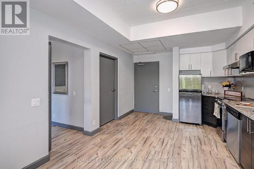 301 - 77 Leland Street W, Hamilton, ON - Indoor Photo Showing Kitchen