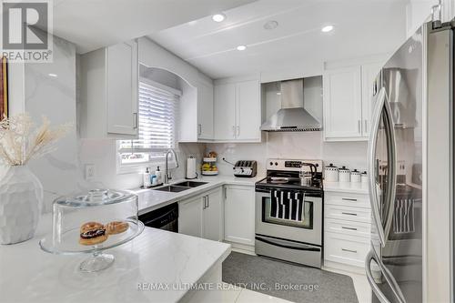 4414 Mayflower Drive, Mississauga, ON - Indoor Photo Showing Kitchen With Double Sink