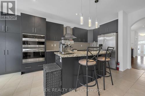 18 Kellington Trail, Whitchurch-Stouffville, ON - Indoor Photo Showing Kitchen With Stainless Steel Kitchen With Upgraded Kitchen