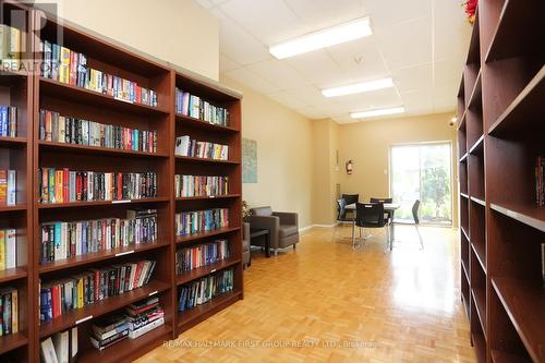 908 - 20 Dean Park Road, Toronto, ON - Indoor Photo Showing Living Room