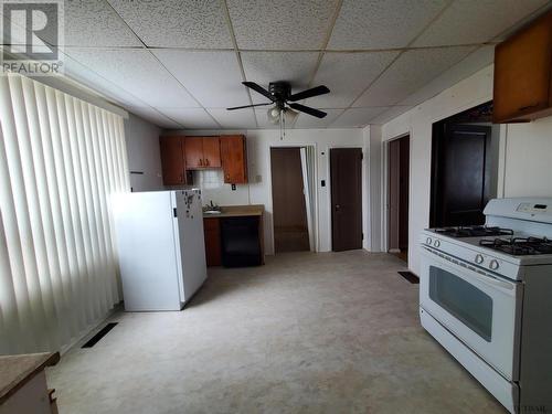 30 Rowan Ave, Kirkland Lake, ON - Indoor Photo Showing Kitchen