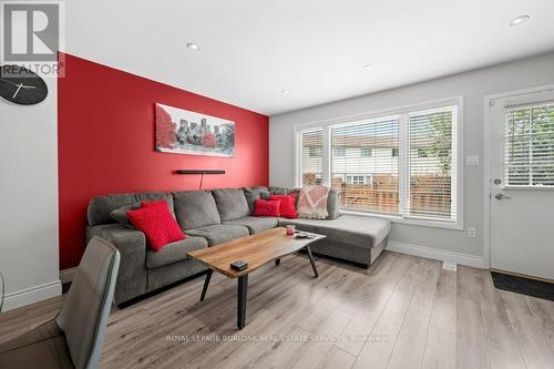 55 - 120 Quigley Road, Hamilton, ON - Indoor Photo Showing Living Room