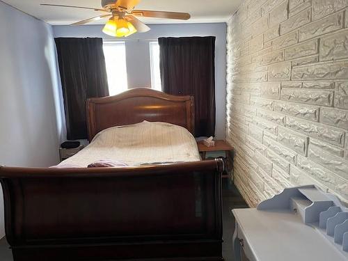 114 Melvin Avenue, Hamilton, ON - Indoor Photo Showing Bedroom