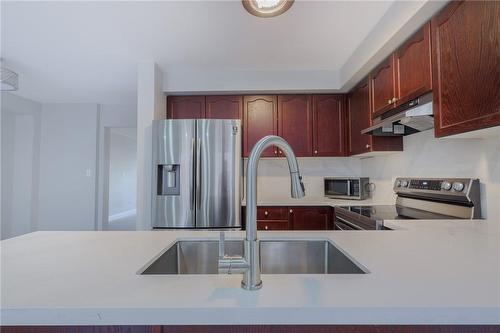 345 Aspendale Crescent, Mississauga, ON - Indoor Photo Showing Kitchen With Stainless Steel Kitchen With Double Sink
