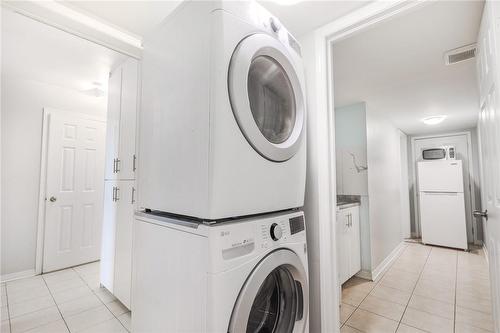 345 Aspendale Crescent, Mississauga, ON - Indoor Photo Showing Laundry Room