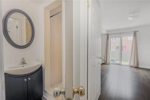 345 Aspendale Crescent, Mississauga, ON - Indoor Photo Showing Bathroom