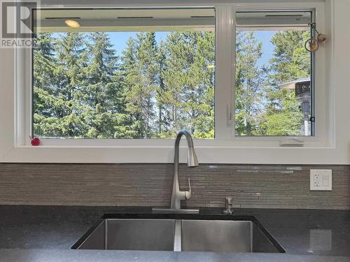 88 Carswell Street, Kitimat, BC - Indoor Photo Showing Kitchen