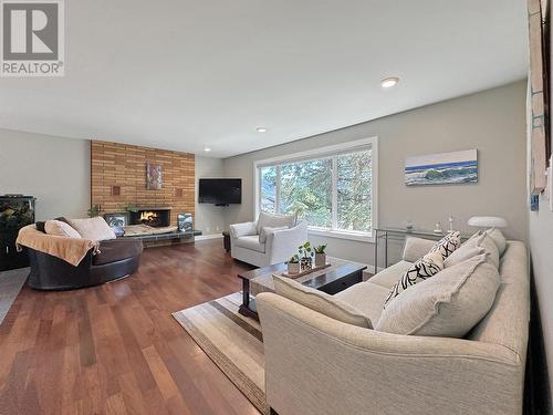 88 Carswell Street, Kitimat, BC - Indoor Photo Showing Living Room