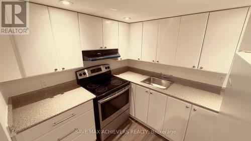 17 - 1720 Albion Road, Toronto W10, ON - Indoor Photo Showing Kitchen