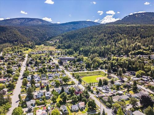 521 Nelson Avenue, Nelson, BC - Outdoor With View