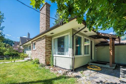 521 Nelson Avenue, Nelson, BC - Outdoor