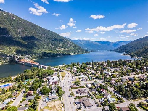 521 Nelson Avenue, Nelson, BC - Outdoor With Body Of Water With View