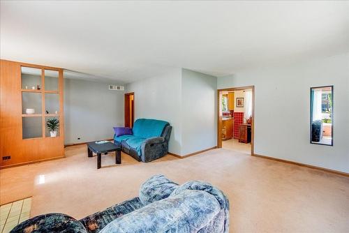 521 Nelson Avenue, Nelson, BC - Indoor