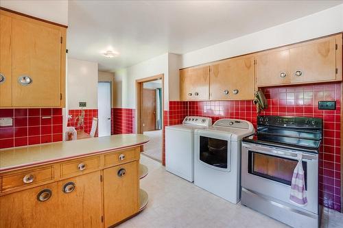 521 Nelson Avenue, Nelson, BC - Indoor Photo Showing Kitchen