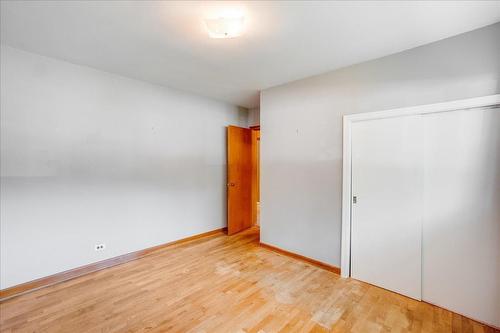 521 Nelson Avenue, Nelson, BC - Indoor Photo Showing Other Room