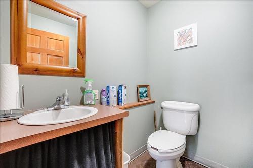 521 Nelson Avenue, Nelson, BC - Indoor Photo Showing Bathroom