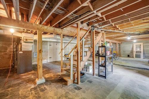 521 Nelson Avenue, Nelson, BC - Indoor Photo Showing Basement