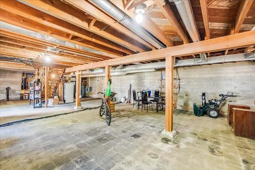 521 Nelson Avenue, Nelson, BC - Indoor Photo Showing Basement