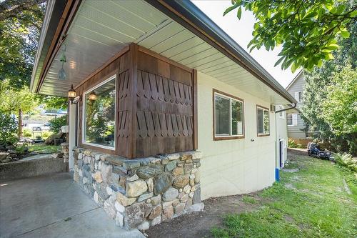 521 Nelson Avenue, Nelson, BC - Outdoor With Exterior