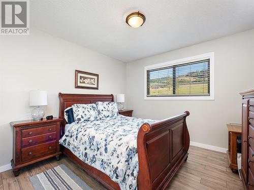 6992 Longacre Drive, Vernon, BC - Indoor Photo Showing Bedroom