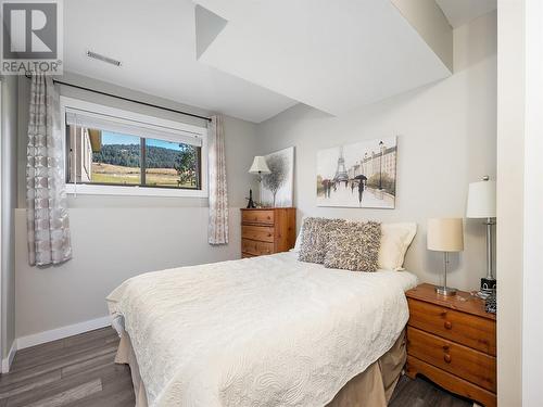 6992 Longacre Drive, Vernon, BC - Indoor Photo Showing Bedroom