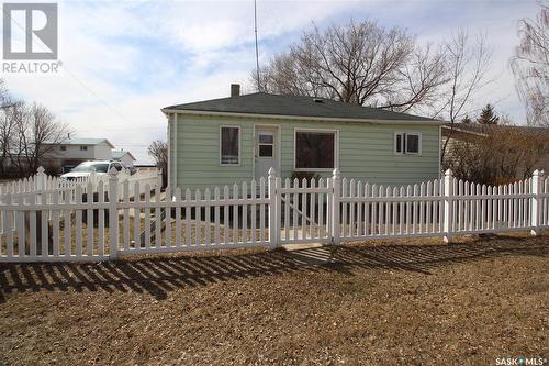 317 2Nd Avenue E, Watrous, SK - Outdoor With Exterior