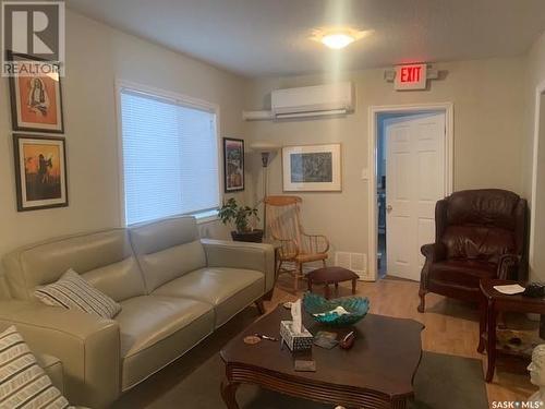 2835 Dewdney Avenue, Regina, SK - Indoor Photo Showing Living Room