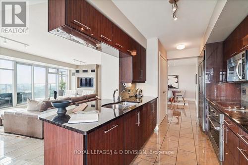 3402 - 2181 Yonge Street, Toronto, ON - Indoor Photo Showing Kitchen With Double Sink With Upgraded Kitchen