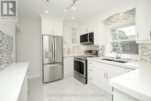 420 Annette Street, Toronto (Junction Area), ON - Indoor Photo Showing Kitchen With Double Sink With Upgraded Kitchen