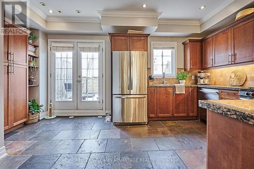 30 Windsor Street, Toronto, ON - Indoor Photo Showing Kitchen