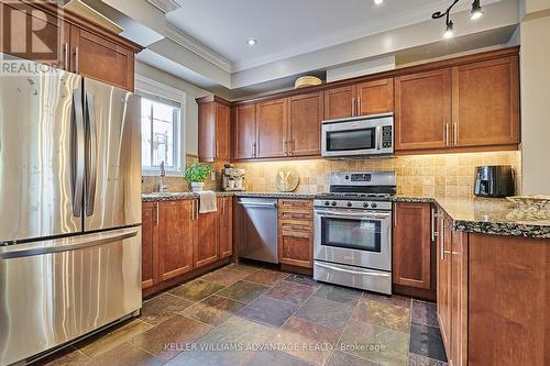 30 Windsor Street, Toronto, ON - Indoor Photo Showing Kitchen
