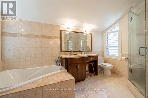 101 Hillcrest Avenue, Hamilton, ON - Indoor Photo Showing Bathroom