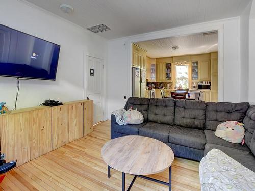 Living room - 3592  - 3596 Rue Metcalfe, Rawdon, QC - Indoor Photo Showing Living Room