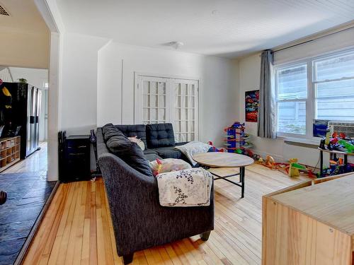 Salon - 3592  - 3596 Rue Metcalfe, Rawdon, QC - Indoor Photo Showing Living Room