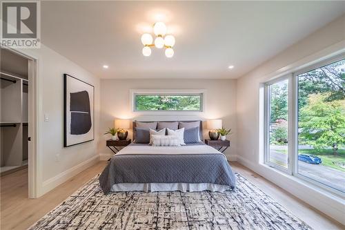 262 Robina Road, Hamilton, ON - Indoor Photo Showing Bedroom