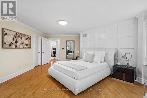 715 Deervalley Road, Hamilton, ON - Indoor Photo Showing Bedroom