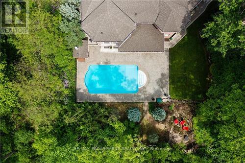 715 Deervalley Road, Hamilton, ON - Outdoor With In Ground Pool