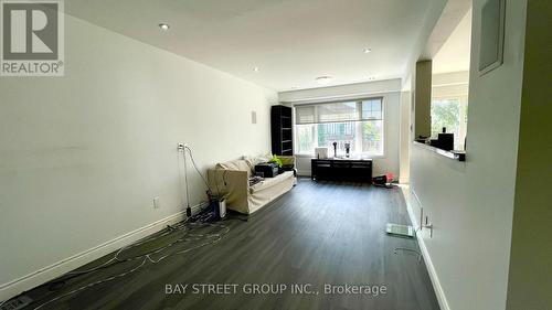 12 Southside Place, Hamilton (Mountview), ON - Indoor Photo Showing Other Room