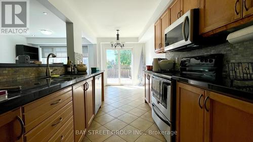 12 Southside Place, Hamilton (Mountview), ON - Indoor Photo Showing Kitchen