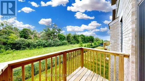 Lot 130 - 125 Gerden Drive, Richmond Hill, ON - Outdoor