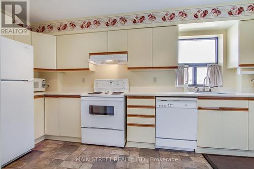 202 - 41 Ash Street, Uxbridge, ON - Indoor Photo Showing Kitchen