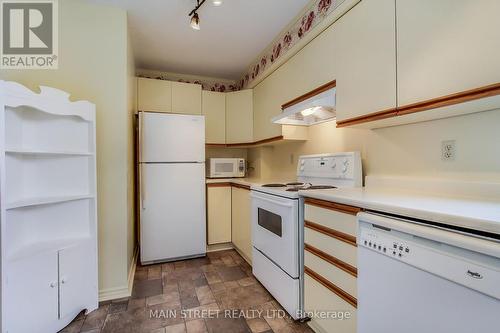 202 - 41 Ash Street, Uxbridge, ON - Indoor Photo Showing Kitchen