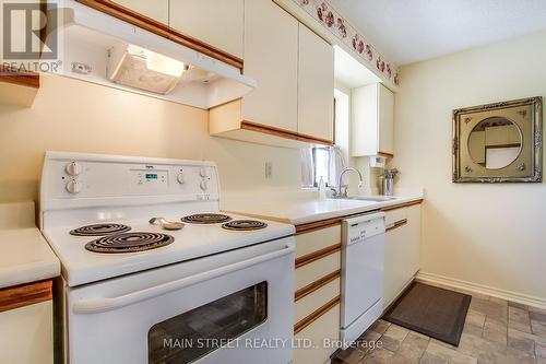 202 - 41 Ash Street, Uxbridge, ON - Indoor Photo Showing Kitchen