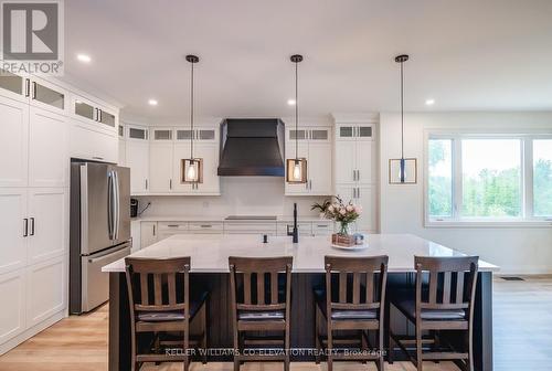 13199 16 County Road, Severn, ON - Indoor Photo Showing Kitchen With Upgraded Kitchen