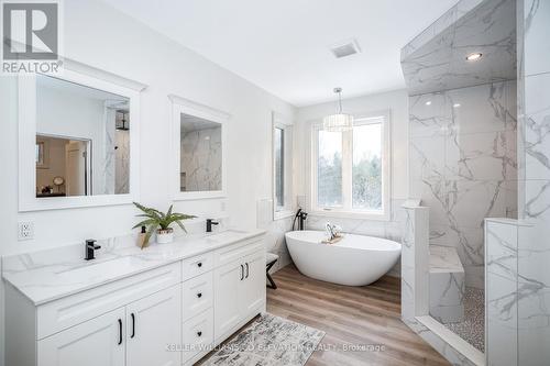 13199 16 County Road, Severn, ON - Indoor Photo Showing Bathroom