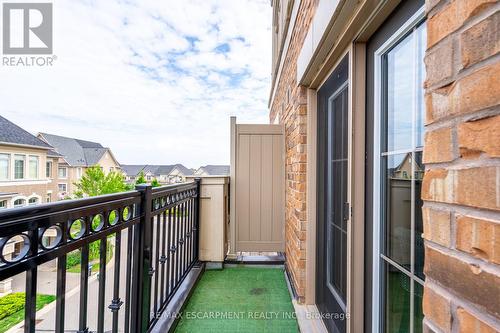 125 - 2441 Greenwich Drive E, Oakville, ON - Outdoor With Exterior