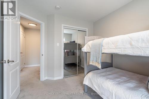 125 - 2441 Greenwich Drive E, Oakville, ON - Indoor Photo Showing Bedroom