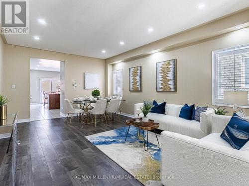 172 Pefferlaw Circle, Brampton, ON - Indoor Photo Showing Living Room